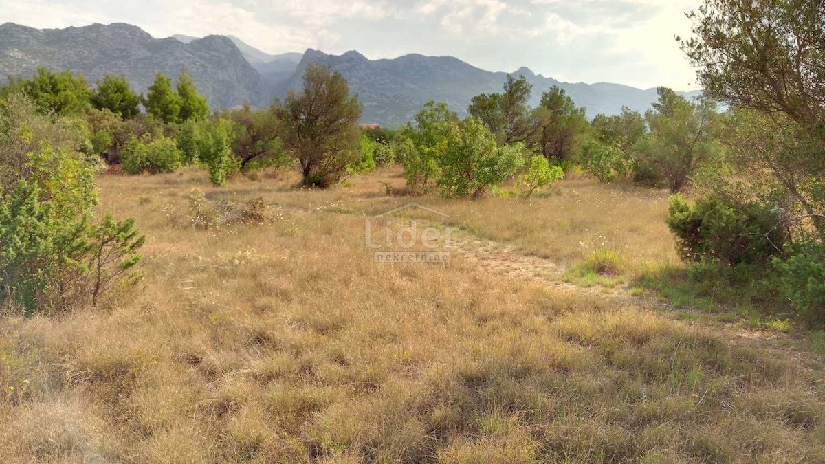 STARIGRAD-PAKLENICA Terreno a 300 m dal mare