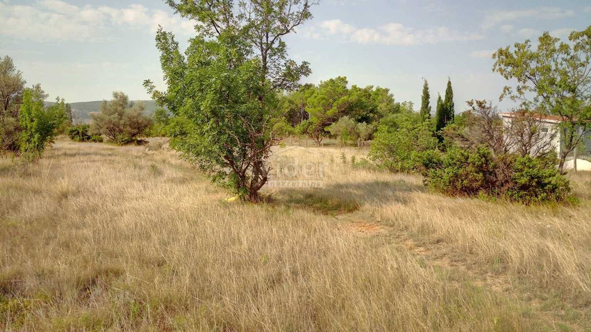 STARIGRAD-PAKLENICA Terreno a 300 m dal mare