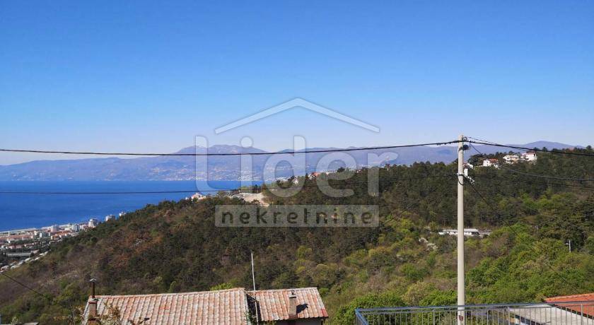 FIUME Viletta con piscina, 3 appartamenti e una vista unica