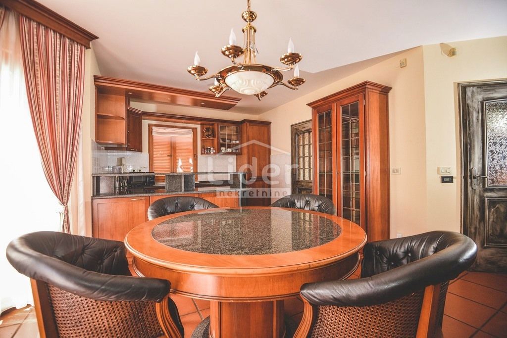 Casa Gornja Vežica, Rijeka, 330m2