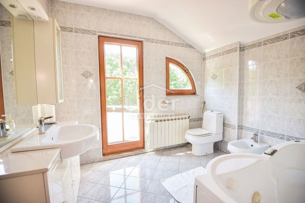 Casa Gornja Vežica, Rijeka, 330m2