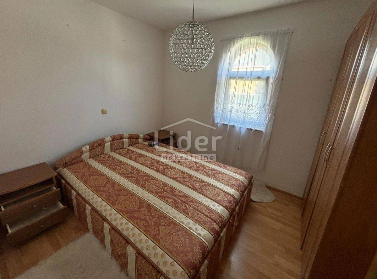 VANTAČIĆI Appartamento, due piani, ambiente tranquillo