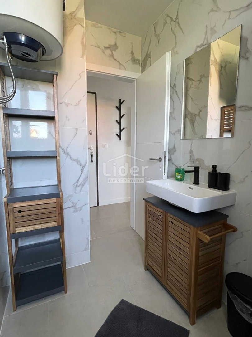 Appartamento per vacanze Povljana, 52,13m2