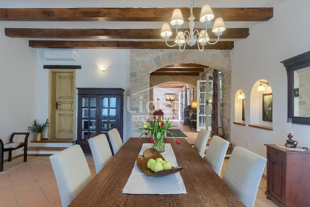 Casa Muntrilj, Tinjan, 288m2