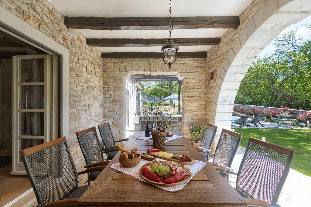 Casa Muntrilj, Tinjan, 288m2