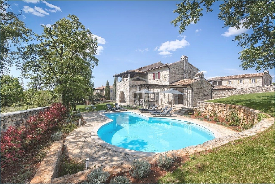 Casa Muntrilj, Tinjan, 288m2