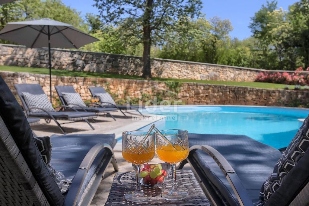 Casa Muntrilj, Tinjan, 288m2