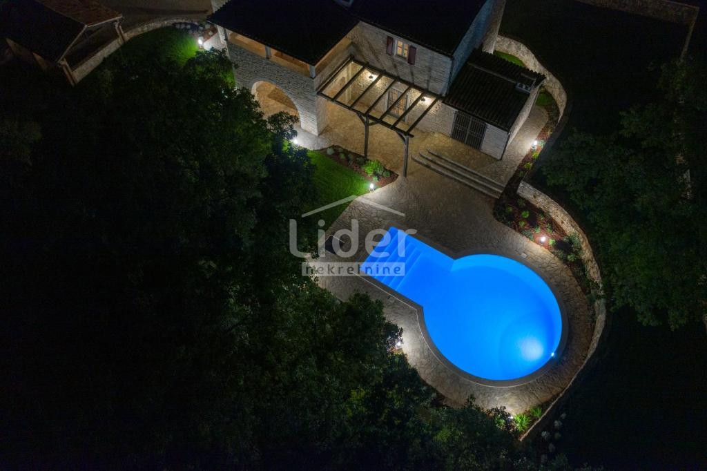 Casa Muntrilj, Tinjan, 288m2