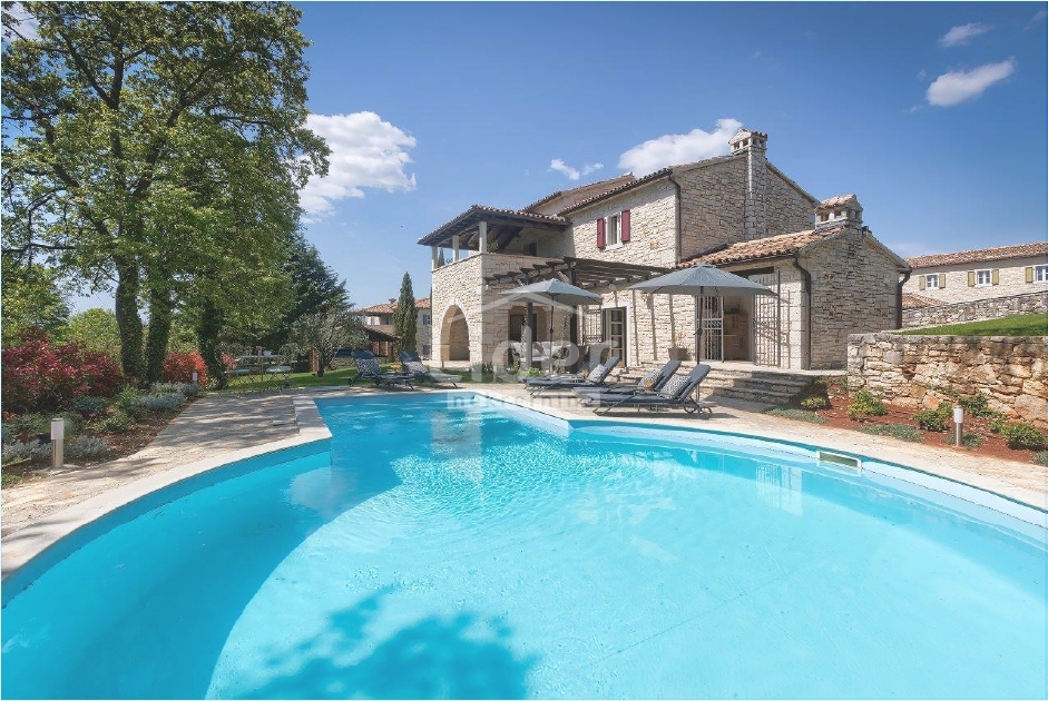 Casa Muntrilj, Tinjan, 288m2