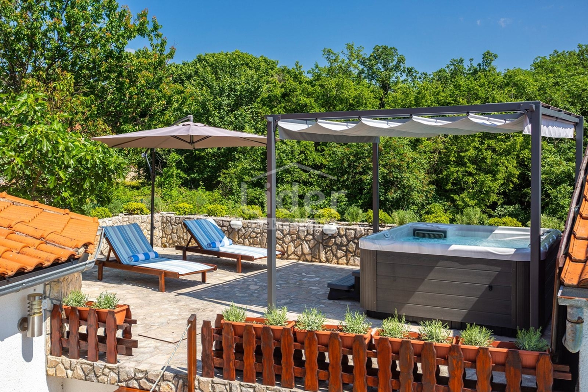 Bella casa con piscina