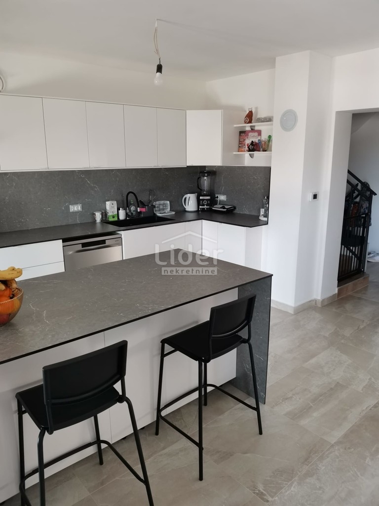 Appartamento Marinići, Viškovo, 162m2