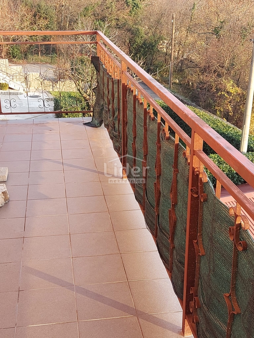 KASTAV Appartamento con vista mare unica, 124 m2