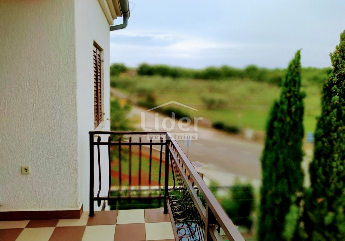  34 MALINSKA Appartamento di 58 m2 con loggia