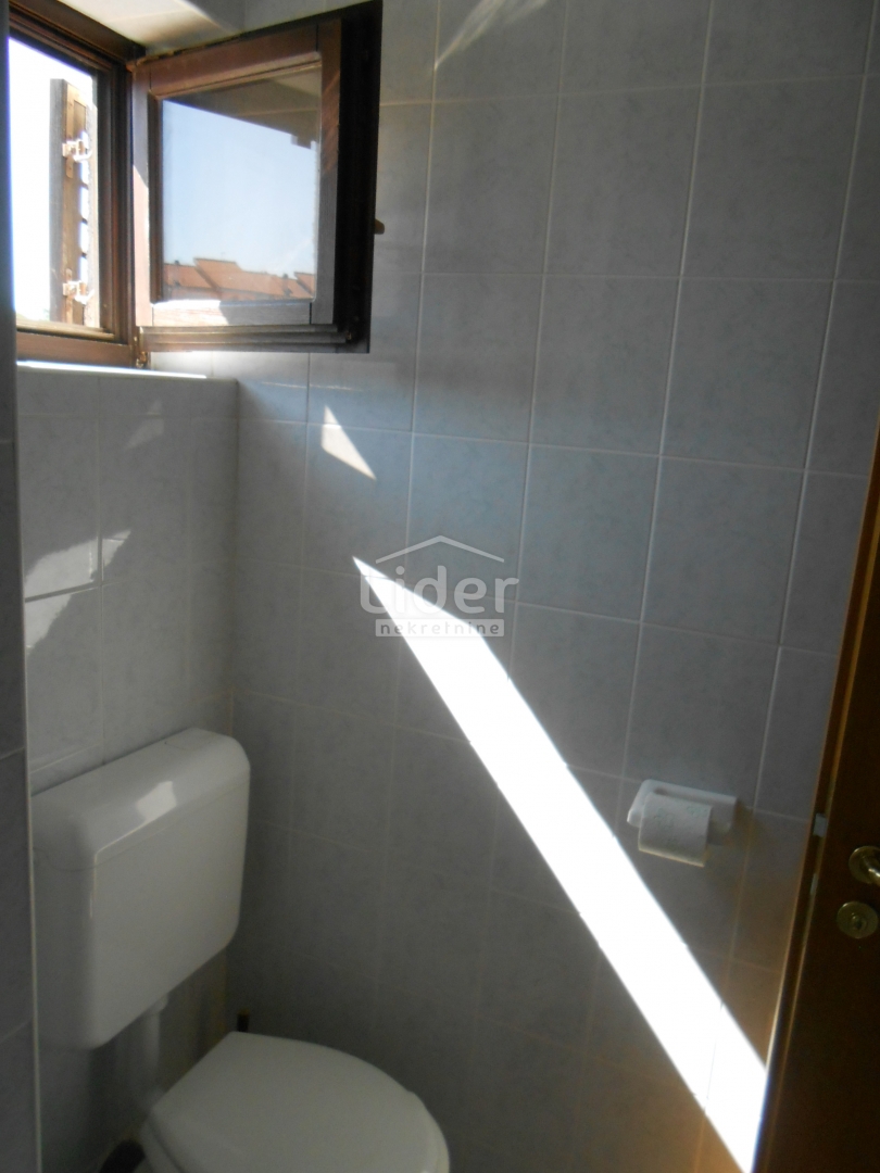  34 MALINSKA Appartamento di 58 m2 con loggia