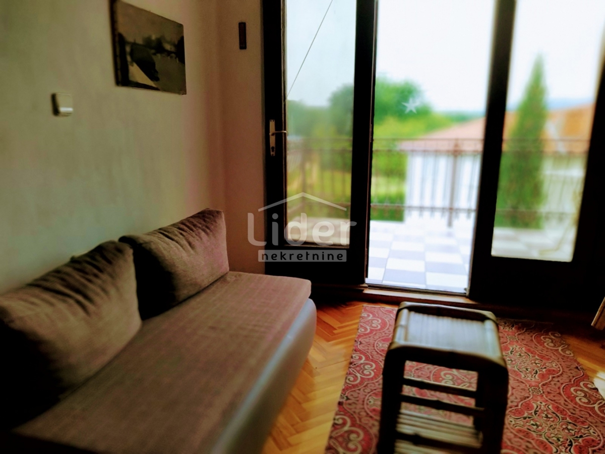  34 MALINSKA Appartamento di 58 m2 con loggia