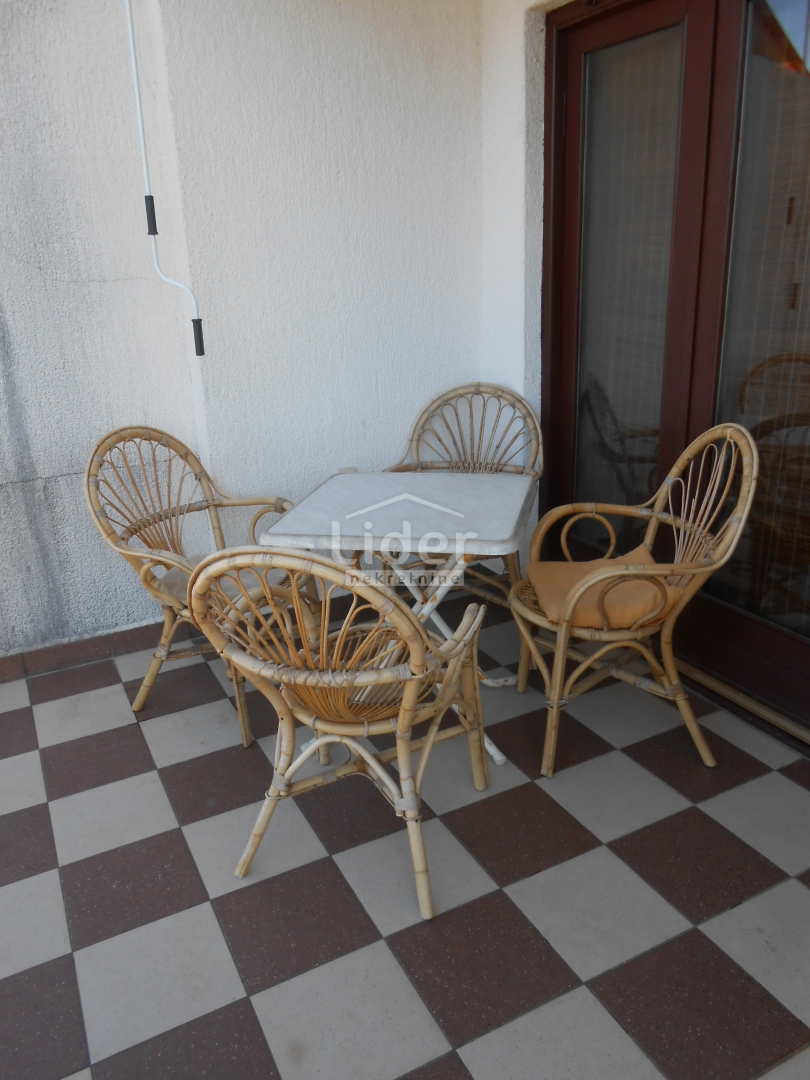  34 MALINSKA Appartamento di 58 m2 con loggia