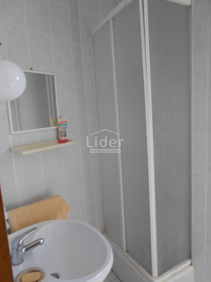  34 MALINSKA Appartamento di 58 m2 con loggia