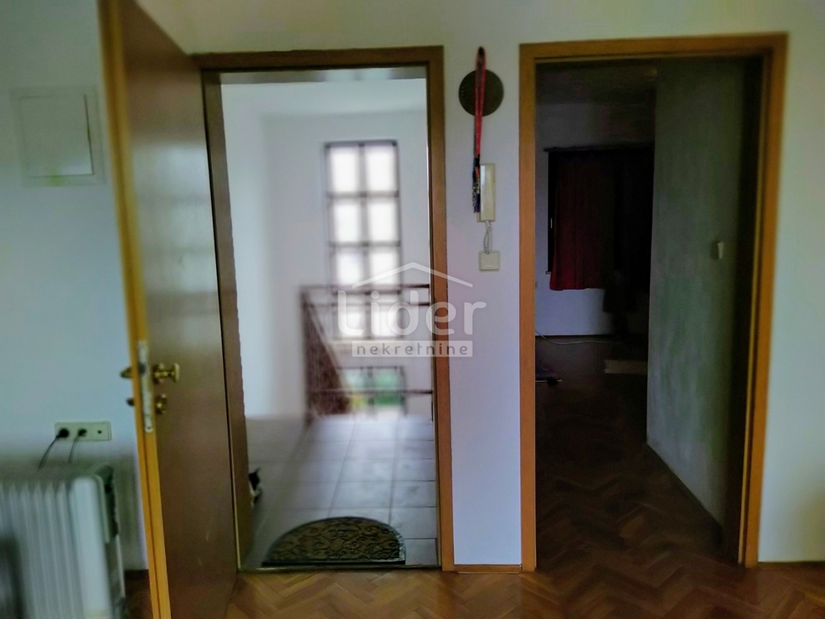  34 MALINSKA Appartamento di 58 m2 con loggia