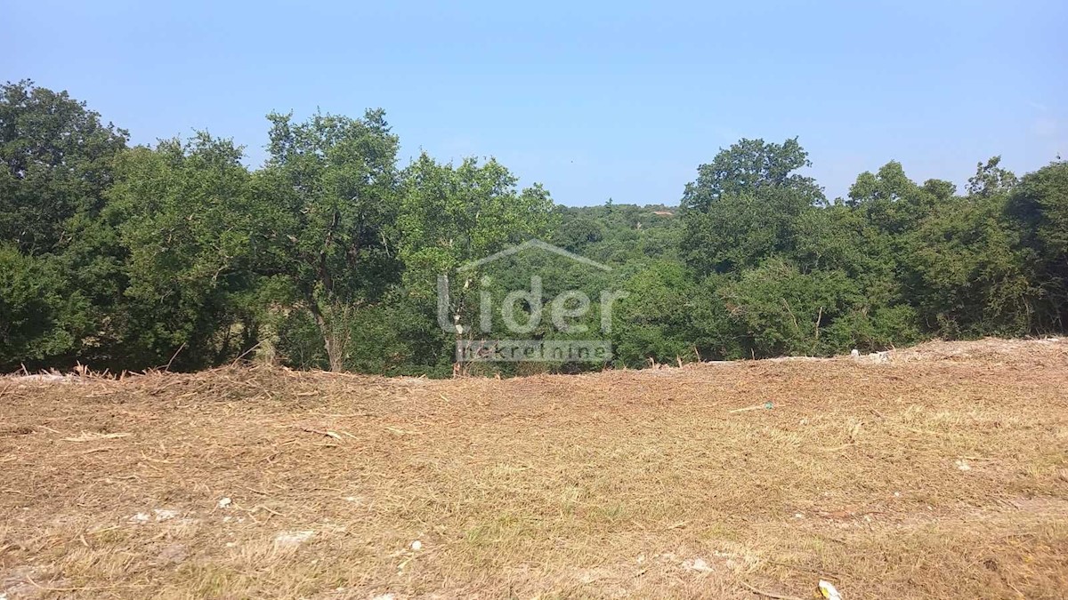 Land for sale 11 km from Rovinj - 3.820m2