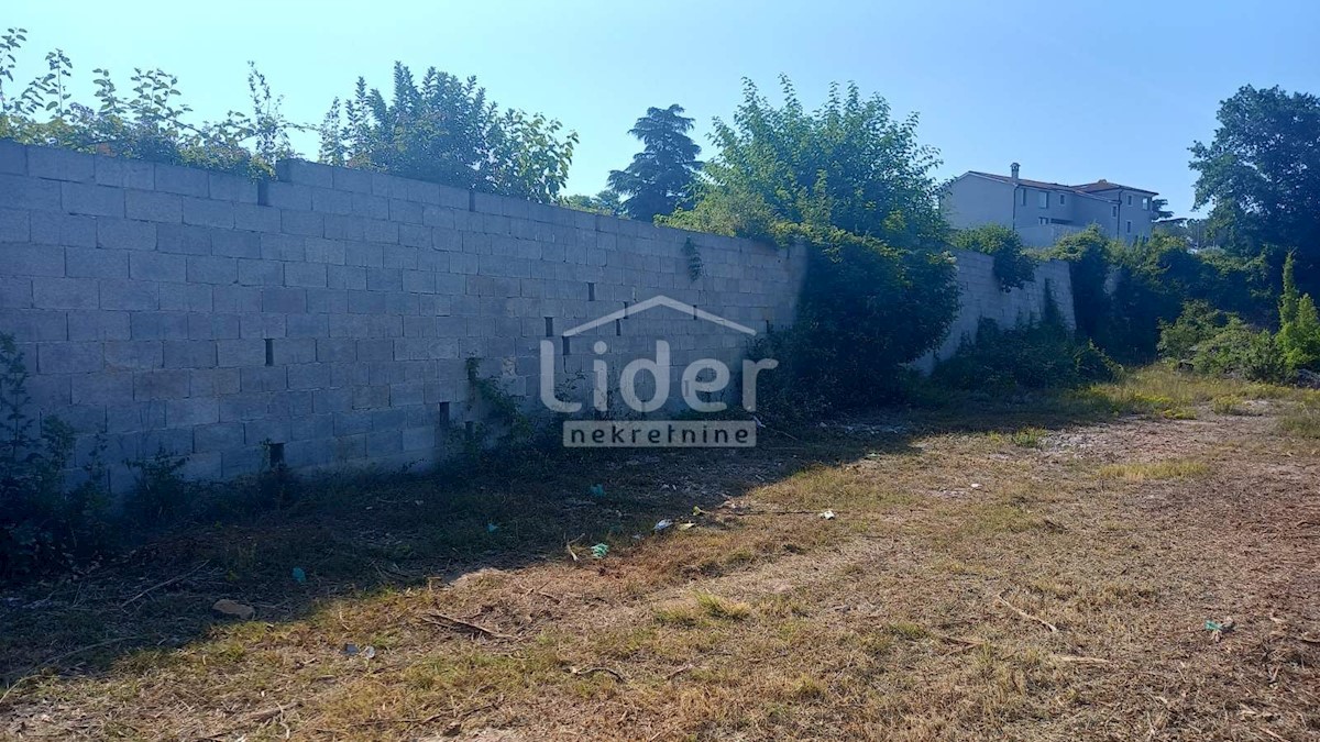 Land for sale 11 km from Rovinj - 3.820m2