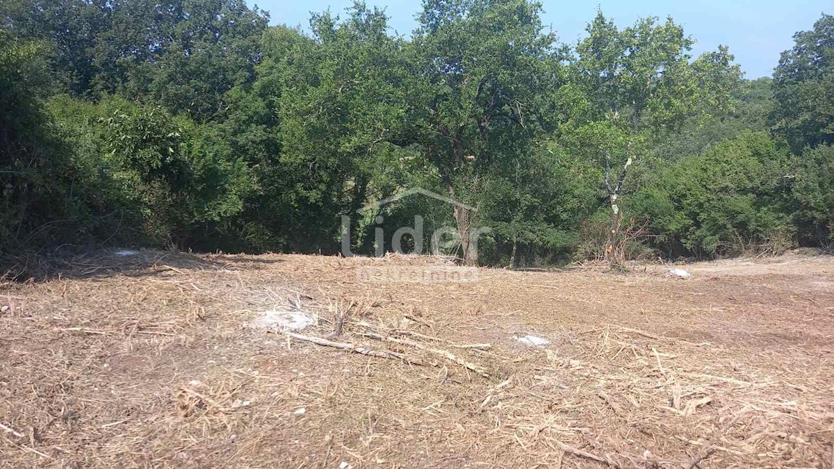 Land for sale 11 km from Rovinj - 3.820m2