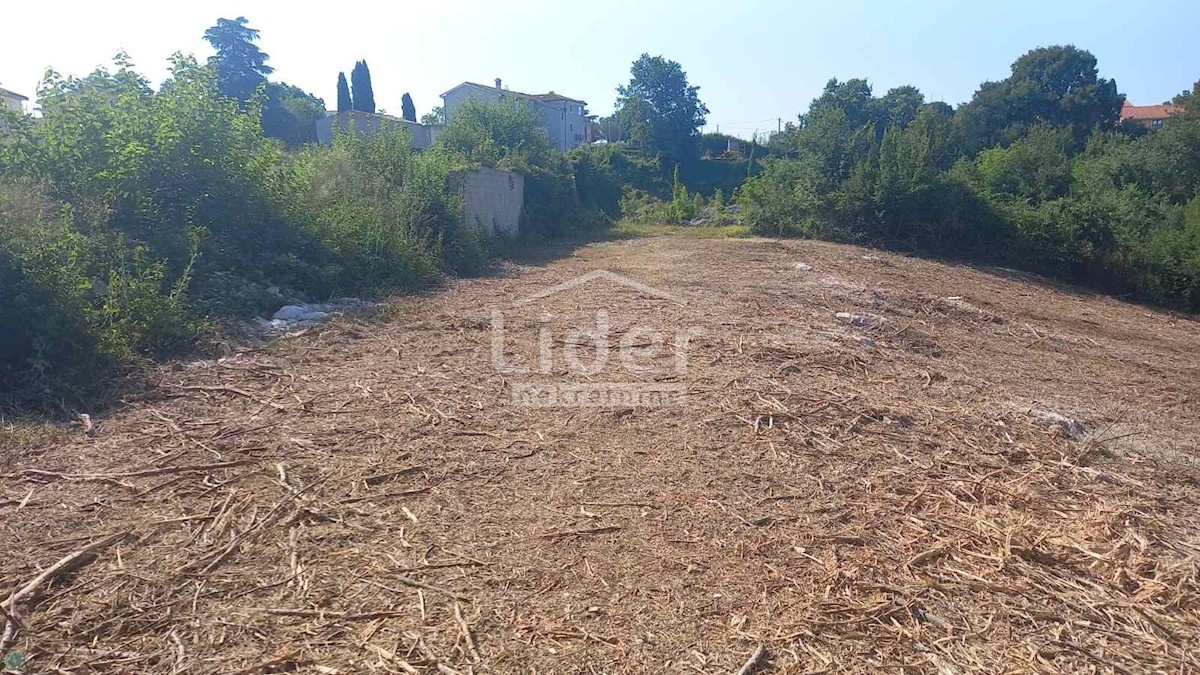 Land for sale 11 km from Rovinj - 3.820m2