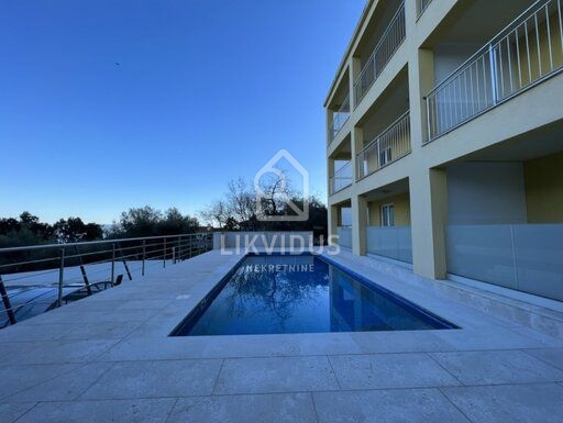 Appartamento Ravni, Raša, 450m2