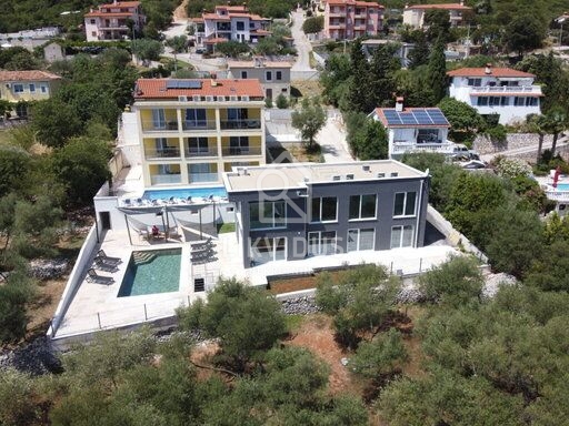 Casa Ravni, Raša, 200m2