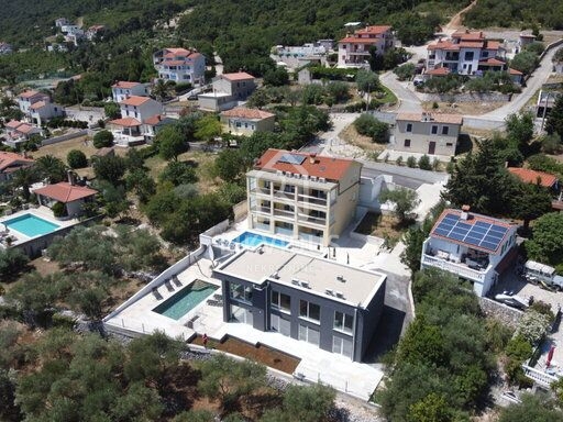 Casa Ravni, Raša, 200m2