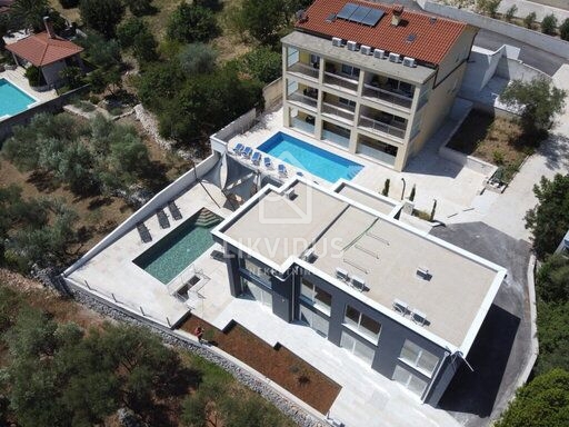 Casa Ravni, Raša, 200m2