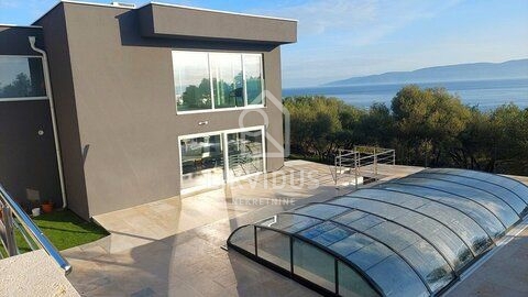 Casa Ravni, Raša, 200m2