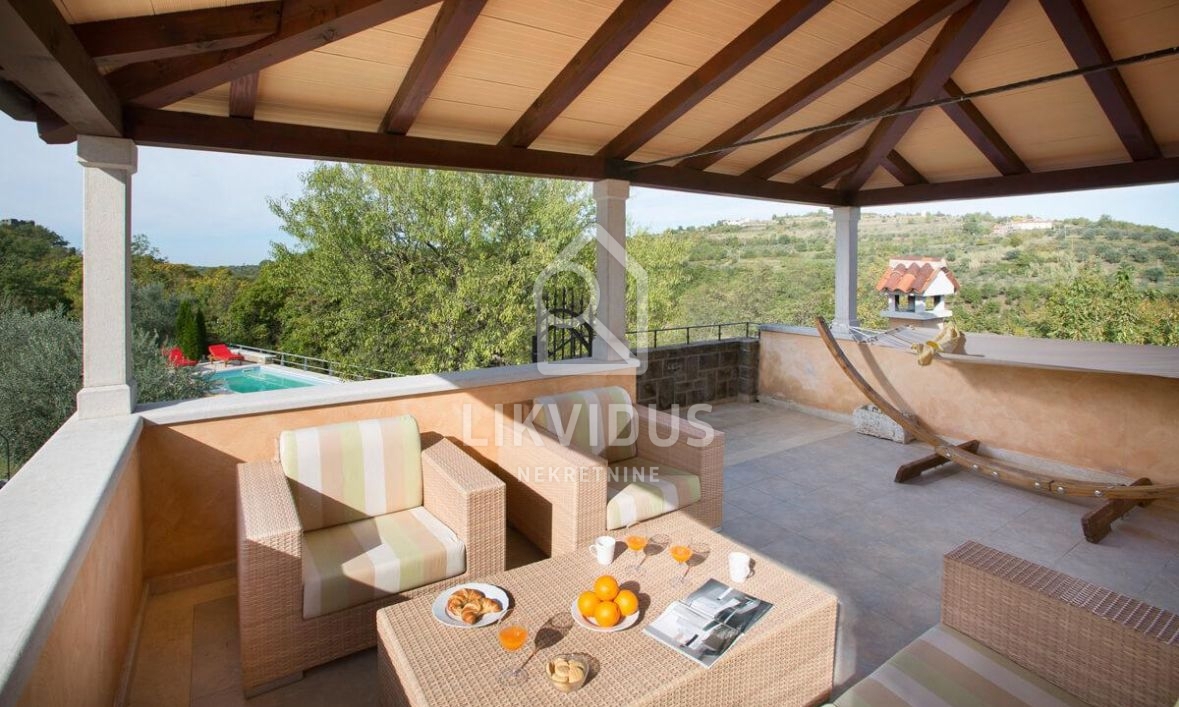 Casa Momjan, Buje, 159m2