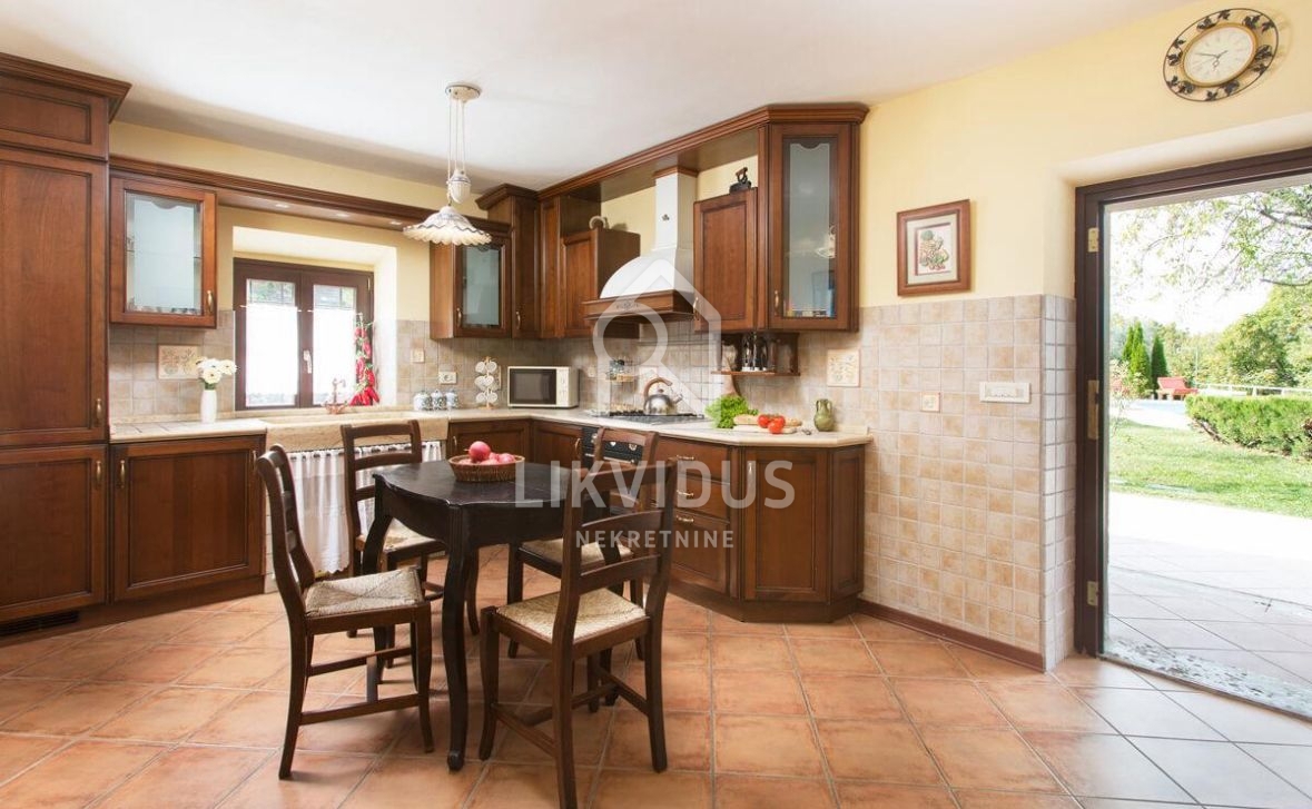 Casa Momjan, Buje, 159m2