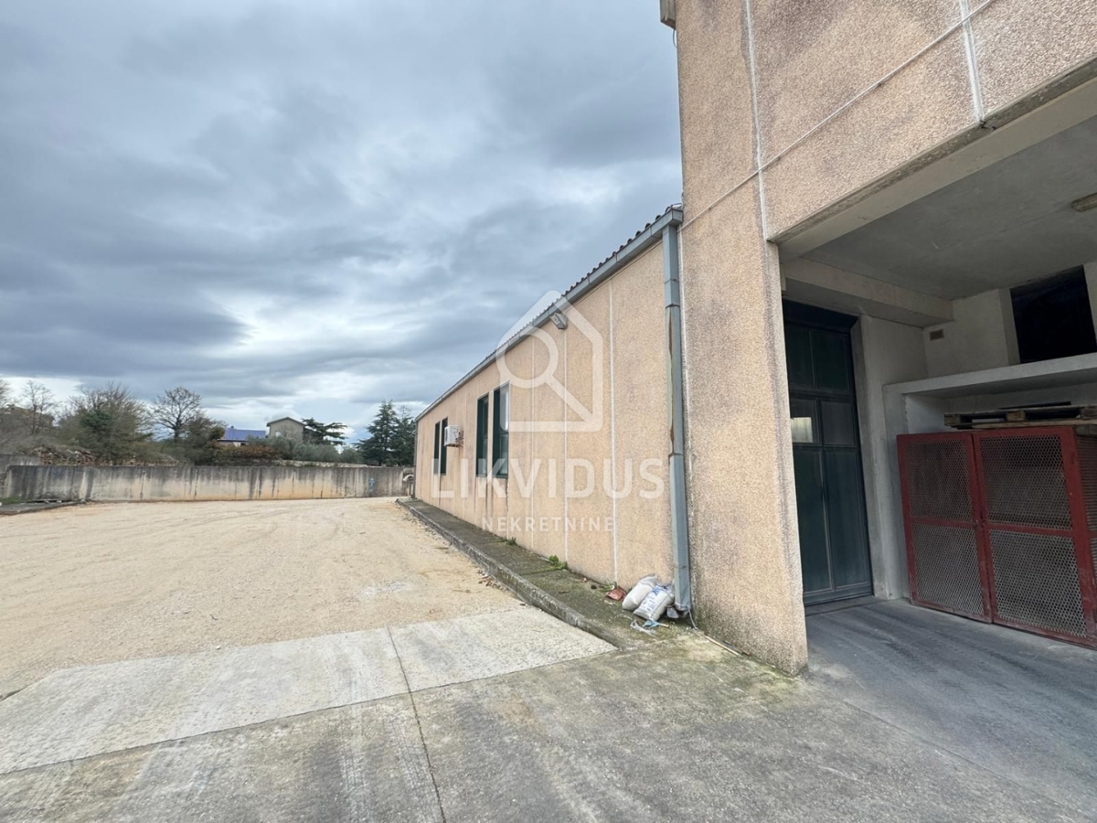 Commerciale Kanfanar, 975m2