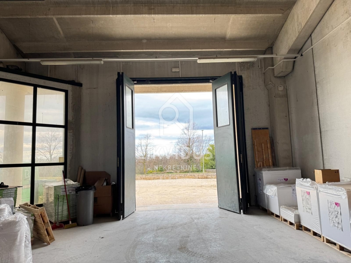 Commerciale Kanfanar, 975m2