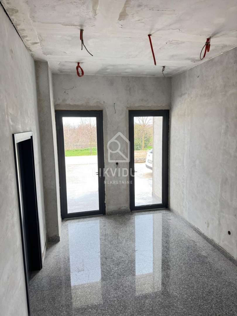 Commerciale Kanfanar, 975m2