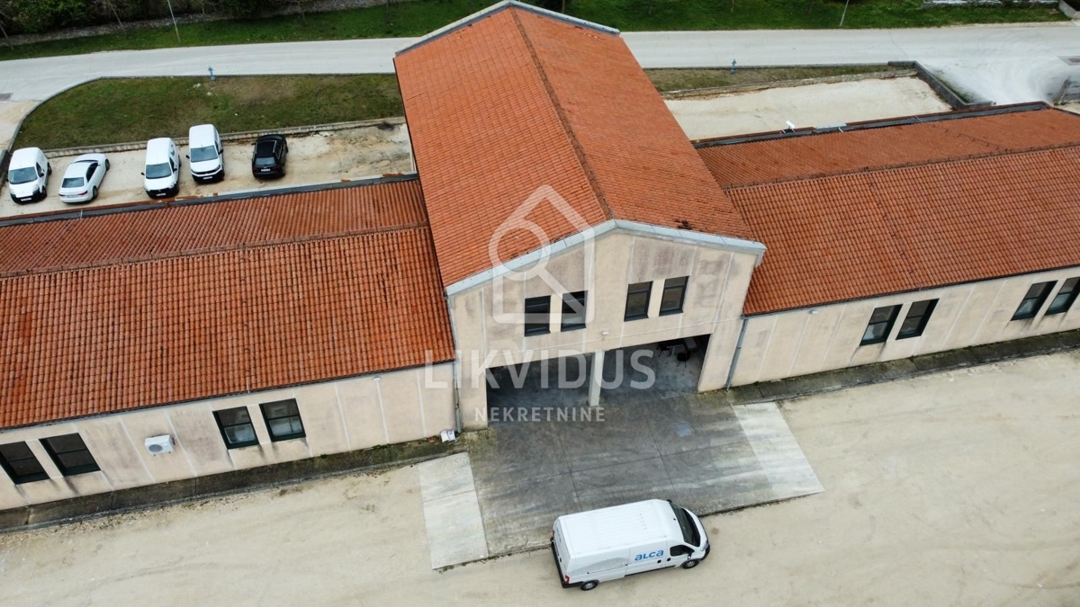 Commerciale Kanfanar, 975m2