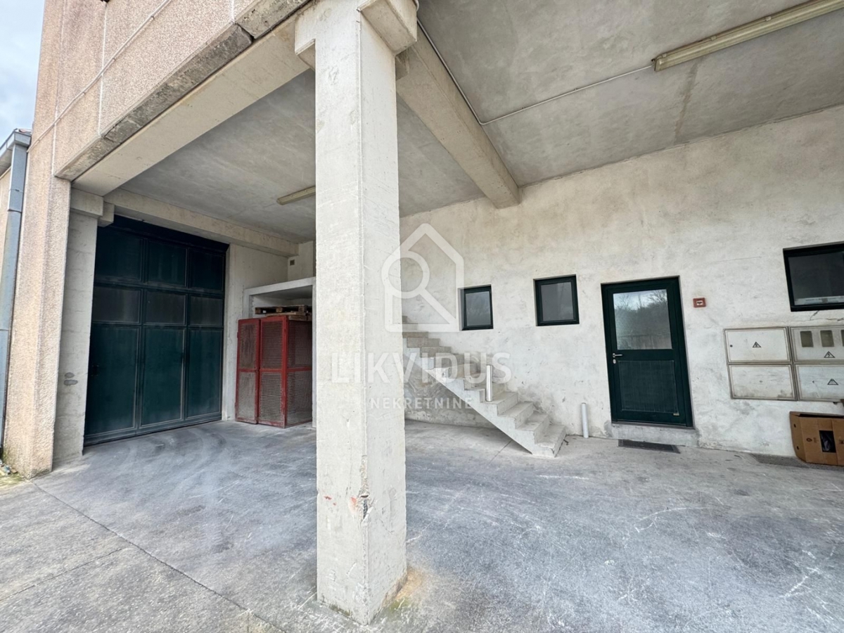 Commerciale Kanfanar, 975m2