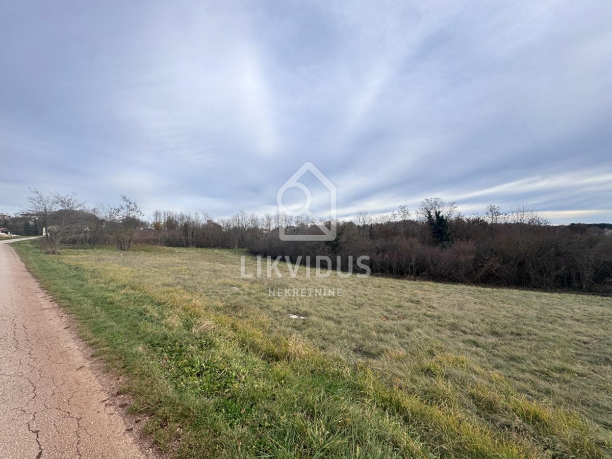 Terreno Novaki Motovunski, Karojba, 3.200m2