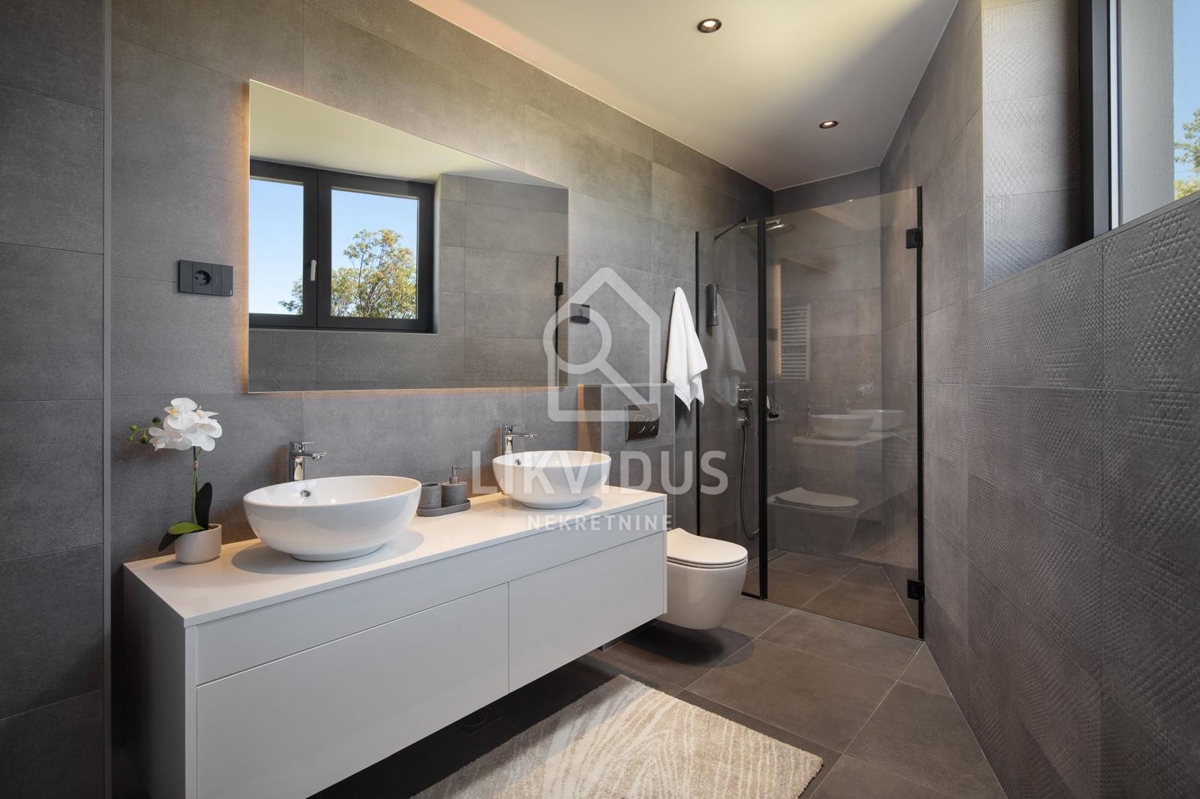 Casa Brgod, Raša, 506m2