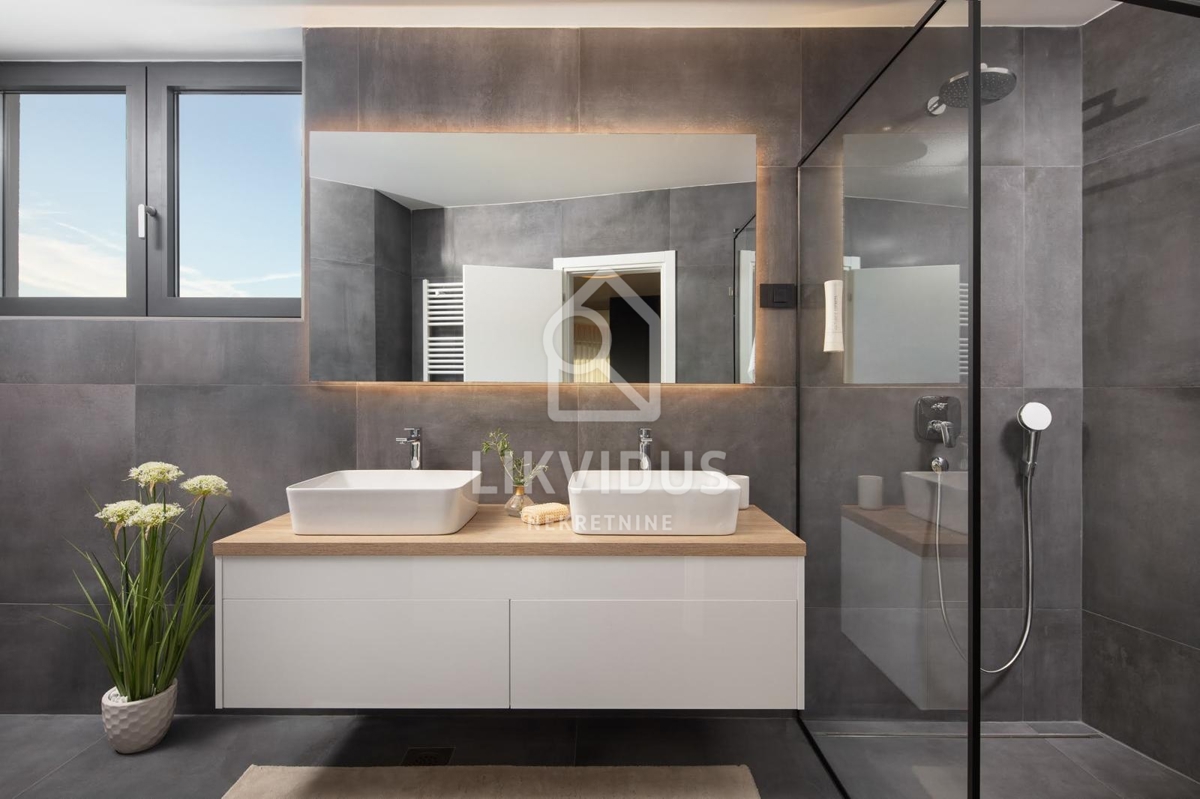 Casa Brgod, Raša, 506m2