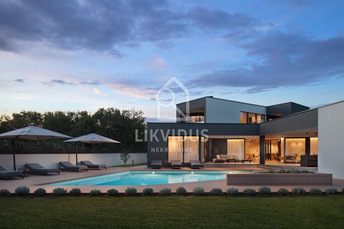 Casa Brgod, Raša, 506m2