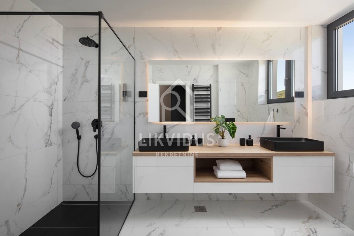 Casa Brgod, Raša, 506m2