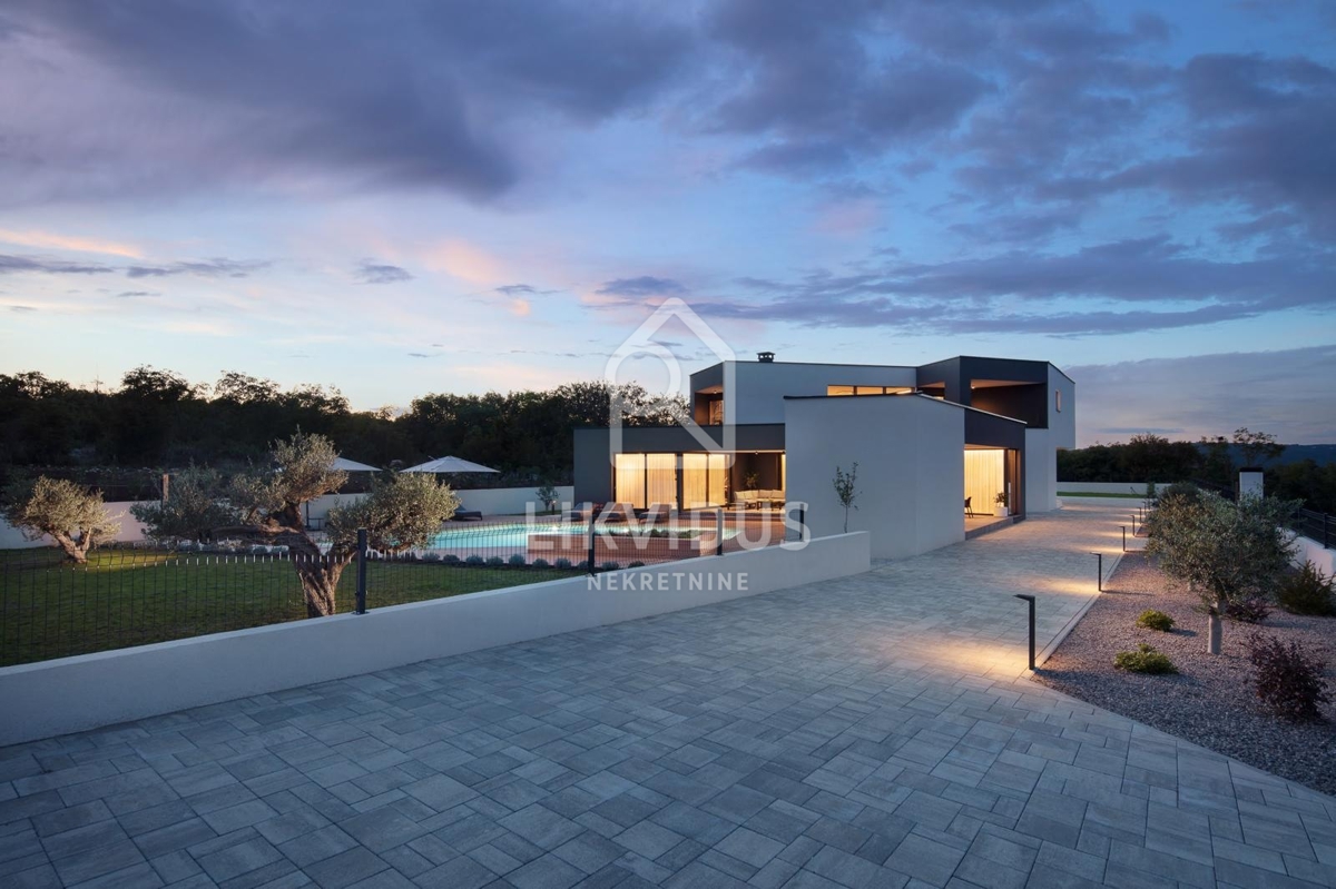 Casa Brgod, Raša, 506m2