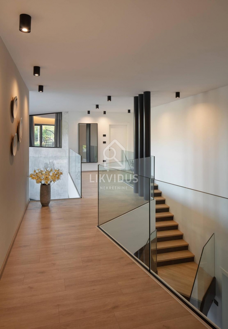 Casa Brgod, Raša, 506m2