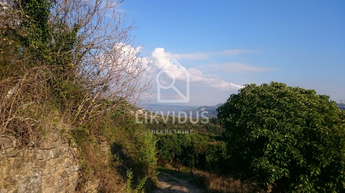 Terreno Oprtalj, 600m2