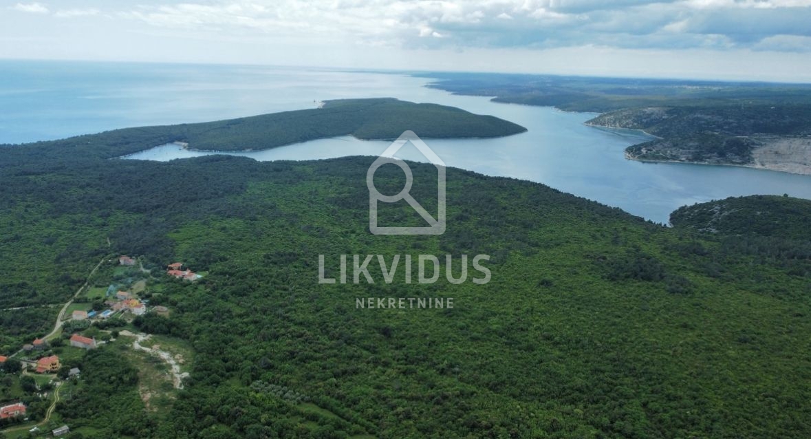 Terreno Sveti Lovreč Labinski, Raša, 700m2
