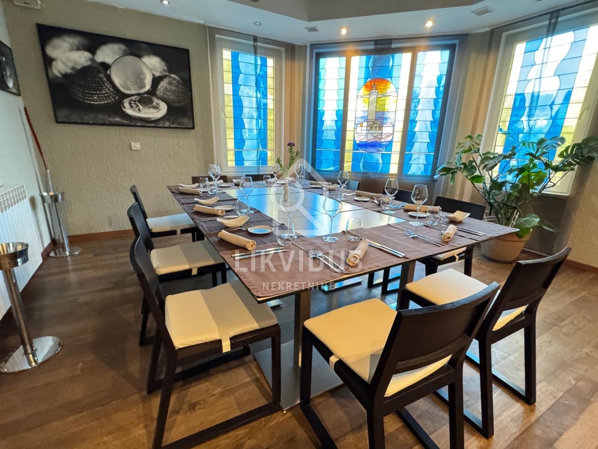 Commerciale Pješčana Uvala, Medulin, 424,25m2