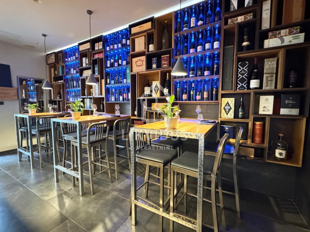 Commerciale Pješčana Uvala, Medulin, 424,25m2