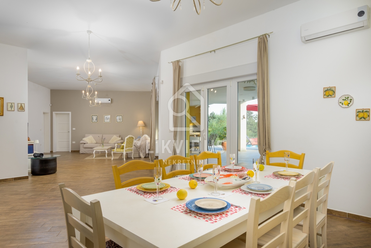 Casa Svetvinčenat, 180m2